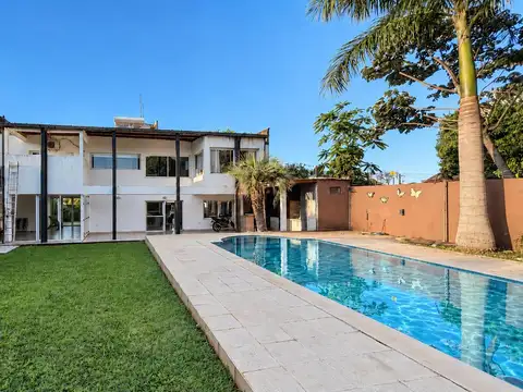 CF1295 - CASA APTA CRÉDITO HIPOTECARIO - 4 DORMITORIOS - AV. SANTA CRUZ Y ZAPIOLA