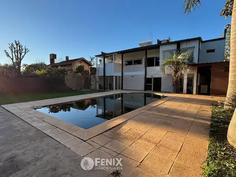 CF1295 - CASA APTA CRÉDITO HIPOTECARIO - 4 DORMITORIOS - AV. SANTA CRUZ Y ZAPIOLA