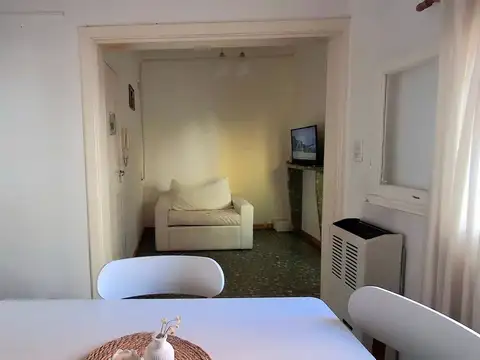 Venta 2 ambientes La Perla frente a  Plaza España