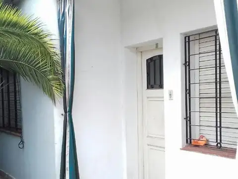 Retasado.PH al fondo.3 ambientes.Fondo libre 12 metros. 