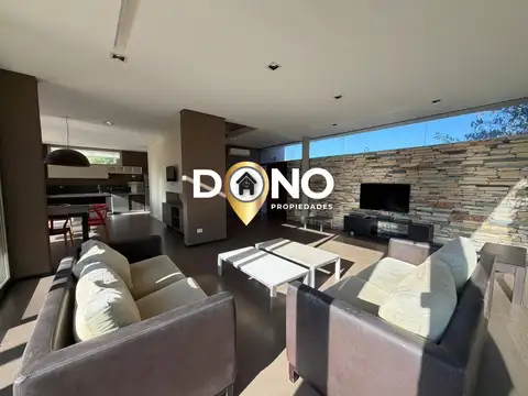 Casa en Alquiler en Berazategui, USD 2.500