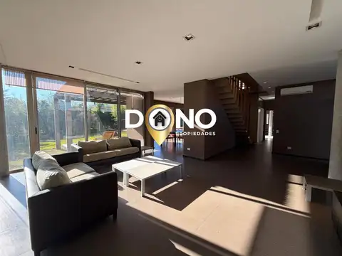 Casa en Alquiler de 3 dormitorios
