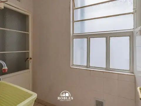 Departamento cuatro ambientes en el centro de Mar del Plata.