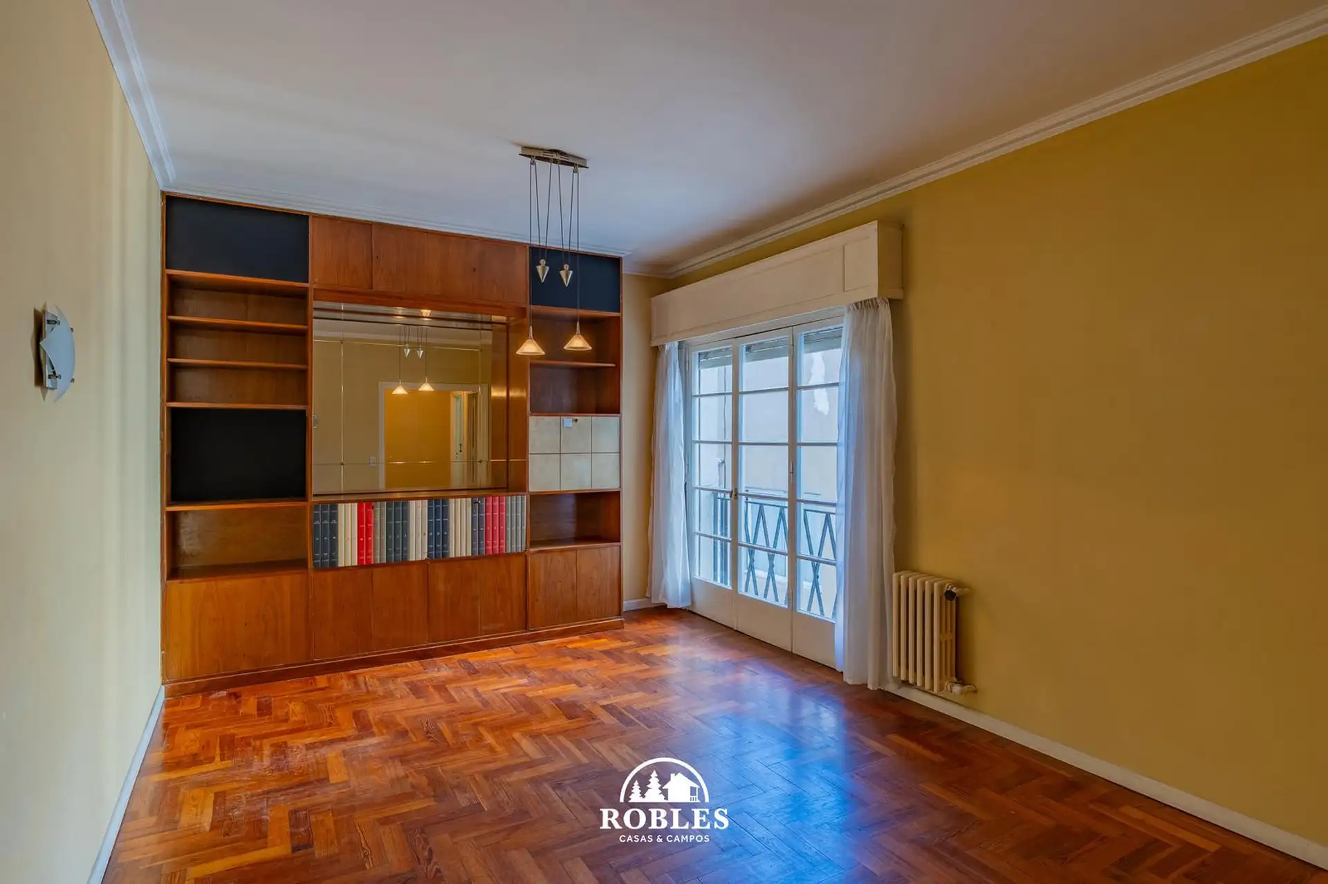 Departamento cuatro ambientes en el centro de Mar del Plata.