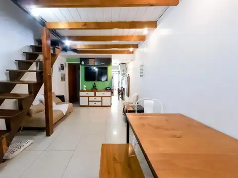 Depto Tipo Casa en Venta en Villa del Parque, USD 110.000