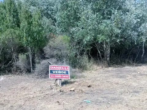 RESERVADO. Venta lote en Miramar. Barrio Parquemar
