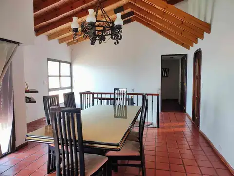 Depto Tipo Casa 4 ambientes con 2 baños