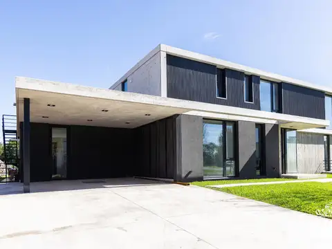 CASA EN VENTA EN LAGOON PILAR