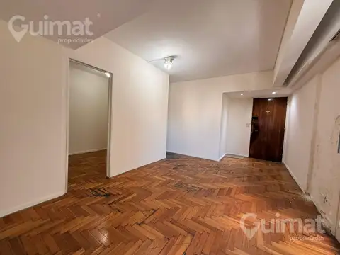 Departamento 2 ambientes y medio 53 metros totales con espacio guarda coche