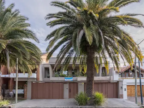 Casa 4 AMBIENTES EN VENTA EN Barrio Alemán - MARTINEZ
