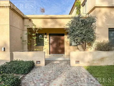 Casa en Venta al Oeste