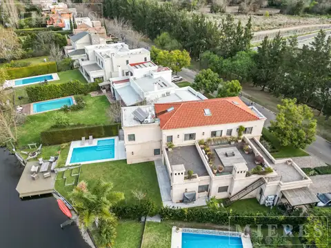 Casa en Venta de 4 dormitorios