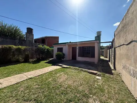 Casa 3 ambientes con 1 baño