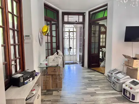 Casa 5 ambientes en venta apta profesional en San Martín – Ideal oficinas, consultorios o vivienda