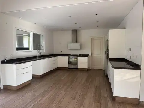 Casa en Alquiler de 3 dormitorios