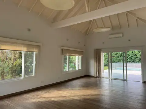 Casa en Alquiler en Countries y Barrios Cerrados en Ezeiza, USD 1.800