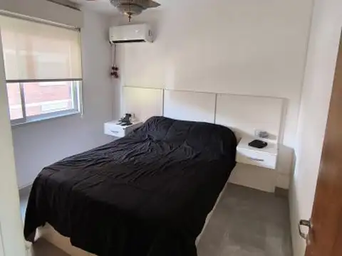 Departamento 2 dormitorios Paraguay y Viamonte con cochera