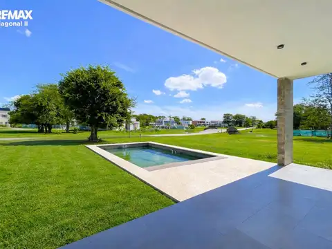 CASA EN VENTA, GREENVILLE, 5 DORM. HUDSON. CENTRAL