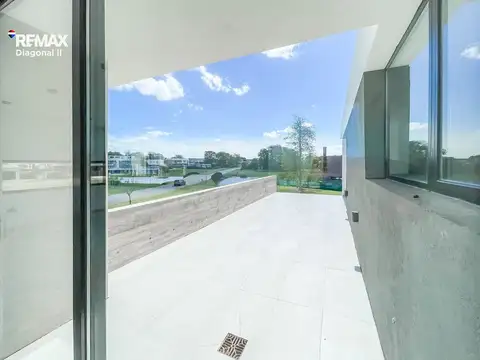 Casa en Venta en Countries y Barrios Cerrados en Berazategui, USD 760.000
