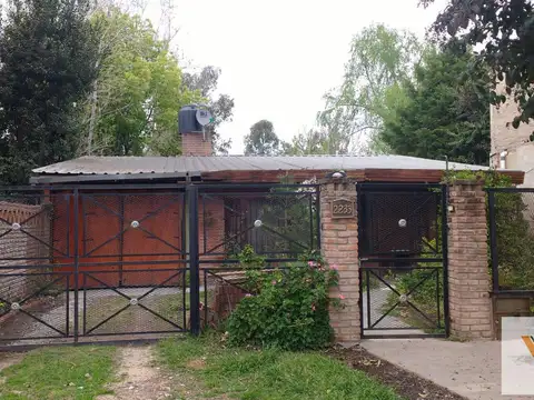 Arturo Jauretche e/ 19 y 19 B