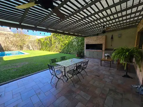 V. DEVOTO CASA 5 AMBIENTES EN IMPECABLE ESTADO