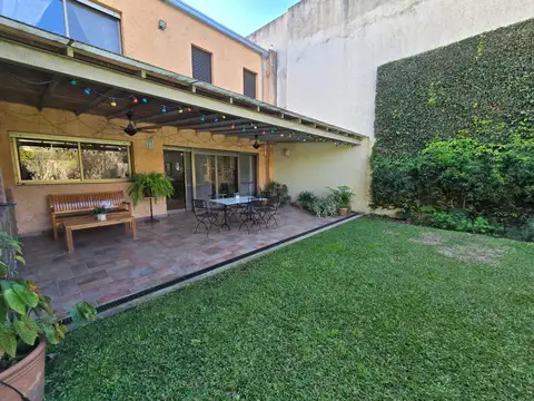 V. DEVOTO CASA 5 AMBIENTES EN IMPECABLE ESTADO