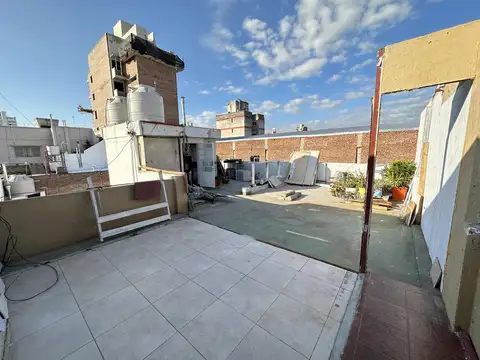 Pasillo planta alta. Pasillo ancho. Terraza exclusiva