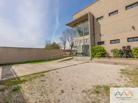 Oficina en Alquiler con 1 cochera