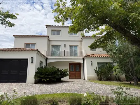 Casa en Alquiler anual amoblada en La Alameda, Nordelta