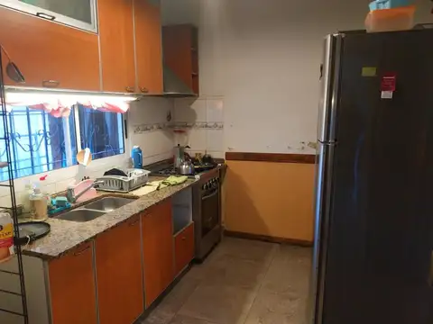 Casa 5 ambientes con 1 baño