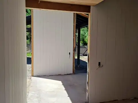 Casa a estrenar proxima al Rio Bonito