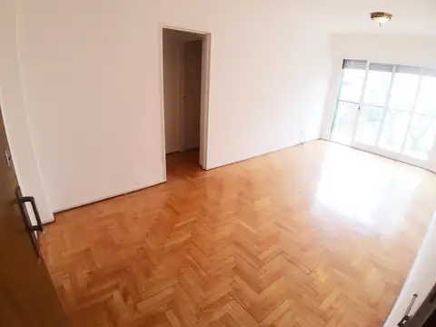 ALQUILER - DPTO 3 AMBIENTES - BALCÓN CORRIDO - EXCELENTE UBICACIÓN