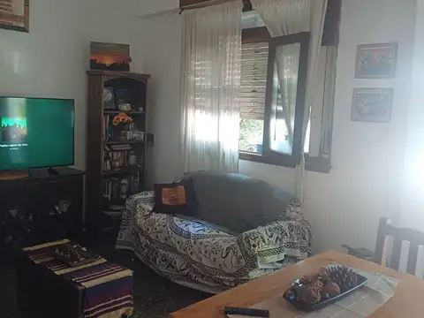 AMPLIO PH DE 4 AMBIENTES 165 M2 TOTALES  CON ENTRADA INDEPENDIENTE 1 POR ESCALERA TERRAZA QUINCHO