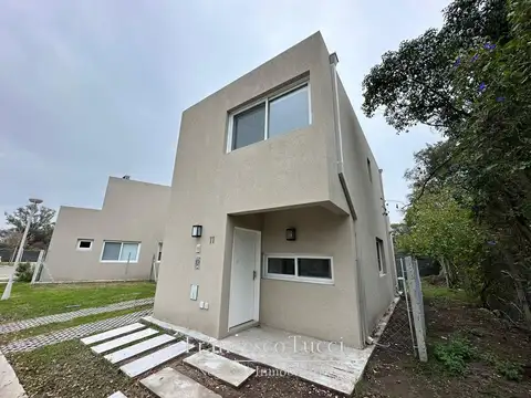 Casa 4 ambientes con 3 baños