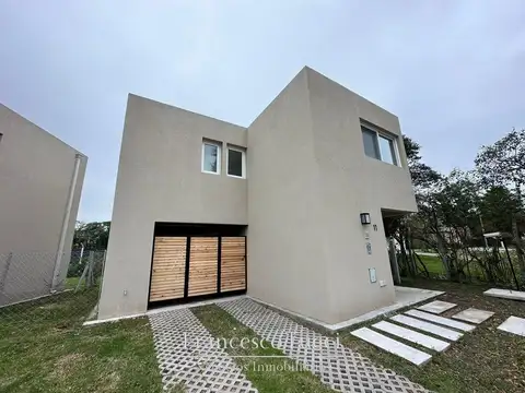 Casa en Venta en Condominio La Nazarena, USD 280.000