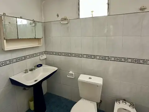 Casa en Venta. Terreno de 543 m2. 2 propiedades independientes. Galpón de amplias dimensiones Zarate