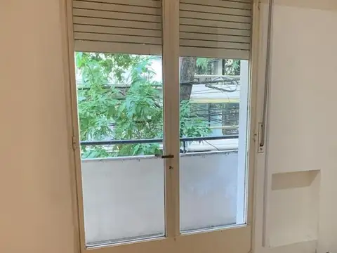 Departamento en venta en Caballito de 4 ambientes con dependencia