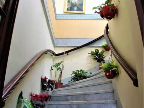 Depto Tipo Casa en Venta de 9 ambientes