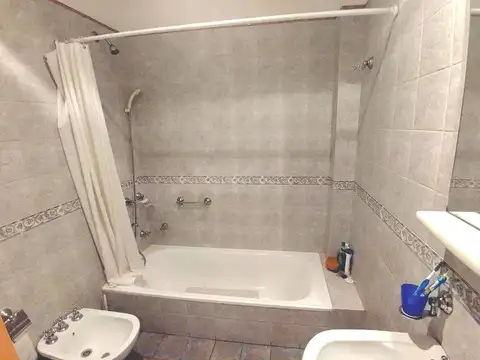 Depto Tipo Casa 4 ambientes con 2 baños