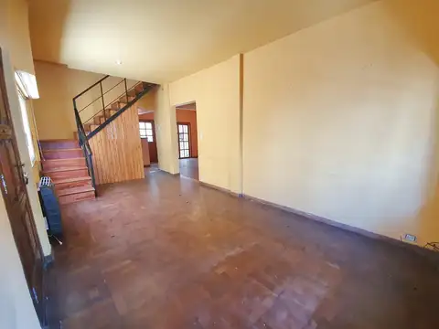 Depto Tipo Casa 4 ambientes con 2 baños