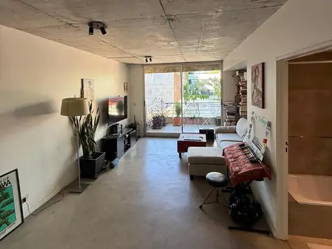 VENTA DEPTO. 2 AMBIENTES IMPECABLE, CHACARITA.