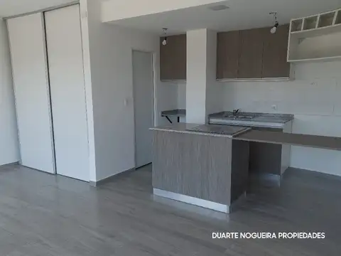 Oficina en Alquiler al Norte