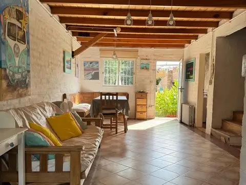 Casa en Venta con 2 cocheras