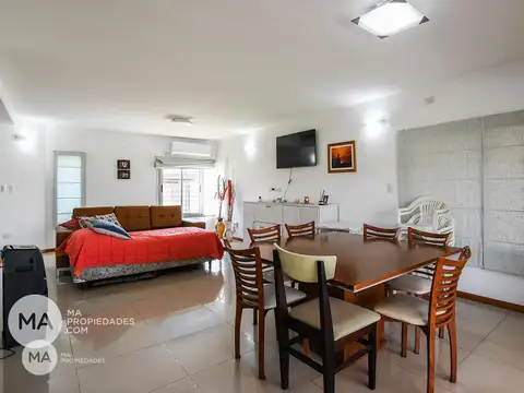 Casa 5 ambientes con 2 baños