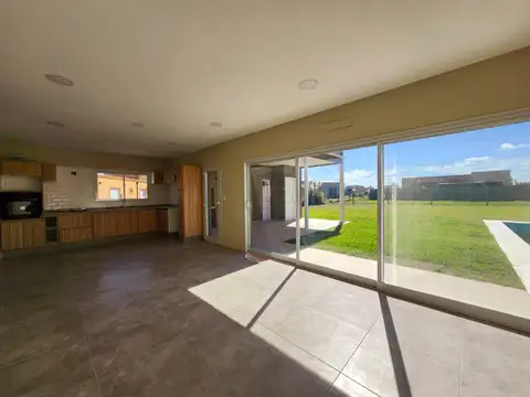 ALQUILER CASA SAN SEBASTIAN AREA 10 A ESTRENAR CON PILETA