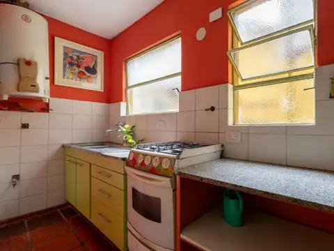 Depto Tipo Casa en Venta en Flores, USD 99.000