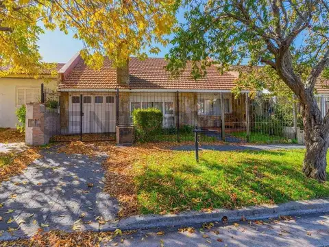 CHALET 4 AMBIENTES PUNTA MOGOTES, MAR DEL PLATA