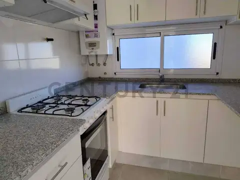 VENTA DEPARTAMENTO 2 AMBIENTES - APTO CREDITO - MORON NORTE contrafrente con baulera propia.