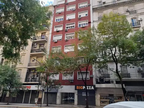 Uruguay 500, Piso 4