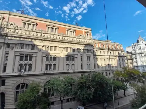 Oportunidad ! Frente al Palacio de Justicia